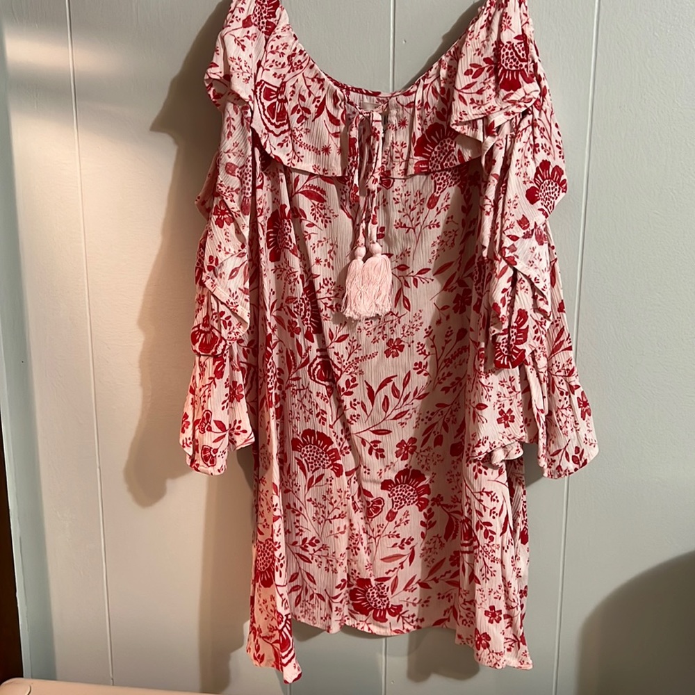 Super cute off the shoulder tank.